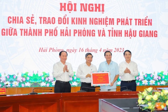 Hải Phòng tặng người nghèo tỉnh Hậu Giang 100 ngôi nhà, trị giá 5 tỷ đồng