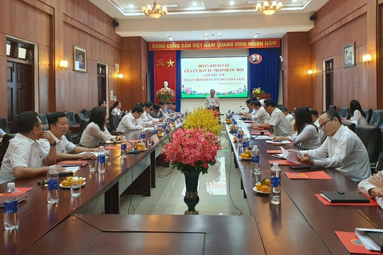 Đoàn khảo sát của UBTP Quốc hội làm việc với TAND cấp cao tại Đà Nẵng