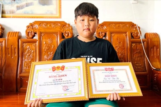 Nam sinh lớp 6 dũng cảm cứu 2 người đuối nước