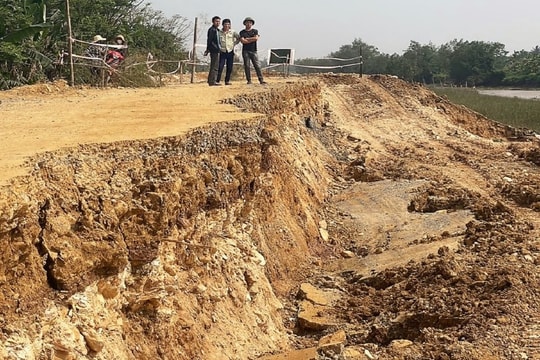 Thanh Hóa: Khẩn trương khắc phục sự cố sạt lở đê tả sông Càn