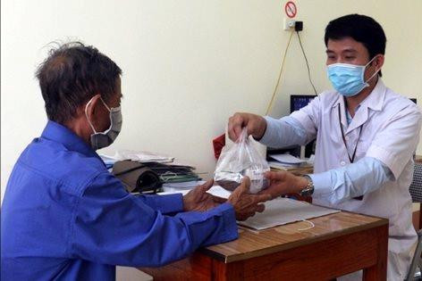 Đề xuất bổ sung quy định cấp thuốc cho người mắc bệnh lao