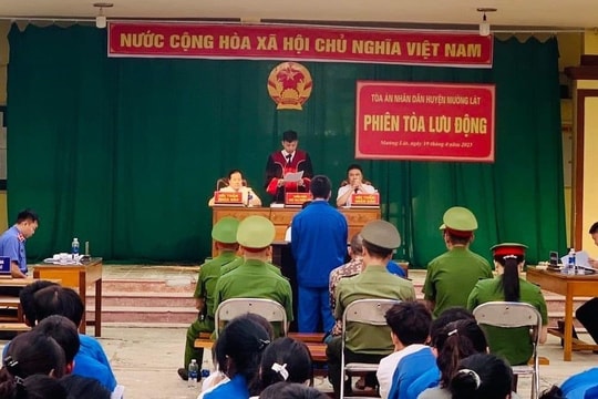 TAND huyện Mường Lát tổ chức xét xử lưu động kết hợp tuyên truyền, phổ biến giáo dục pháp luật