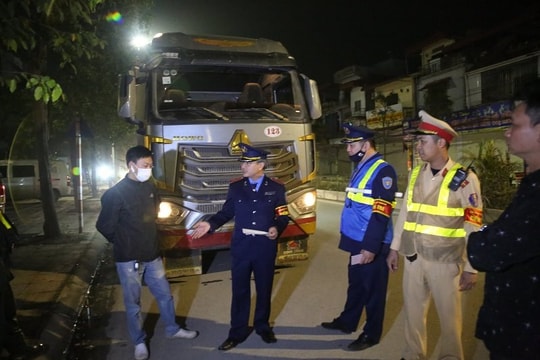 Công an Hà Nội xử lý 821 trường hợp vi phạm Luật Giao thông đường bộ