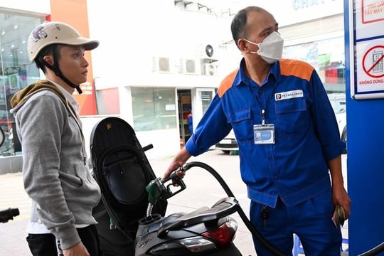 Giá xăng dầu hôm nay 21/4: Trong nước có thể giảm cùng thế giới