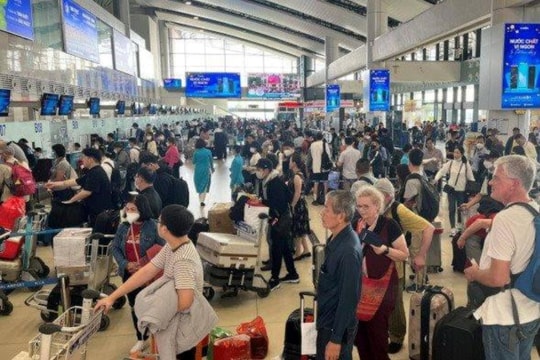 Tăng chuyến, niêm yết giá vé máy bay dịp lễ 30/4
