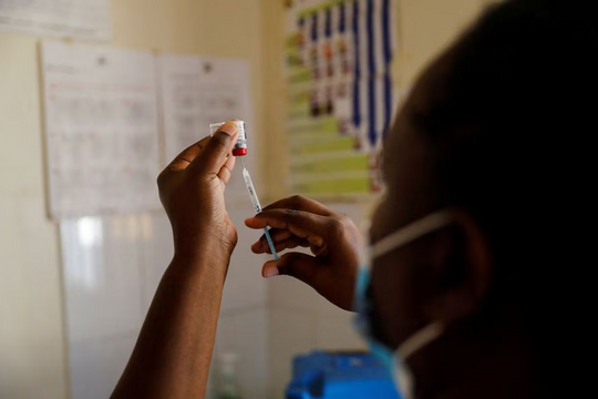 Nhiều quốc gia châu Phi chuẩn bị phê duyệt vaccine mới phòng bệnh sốt rét