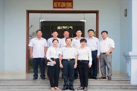 Đoàn công tác TAND hai cấp tỉnh Đắk Lắk thăm và làm việc với Bộ Tư lệnh Vùng 3 Hải quân