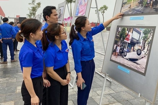 Thanh Hóa mở triển lãm ảnh, tranh tuyên truyền về an toàn giao thông