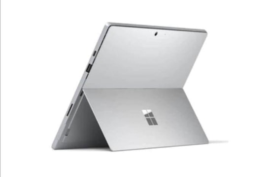 Giáo viên mất trộm laptop trong khi cứu người gặp nạn