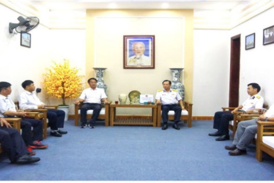 Đoàn công tác TAND hai cấp tỉnh Đắk Lắk thăm và làm việc với Bộ Tư lệnh Vùng 3 Hải quân