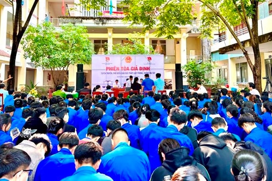 Chi đoàn TAND tỉnh Quảng Ngãi tuyên truyền pháp luật thông qua phiên tòa giả định