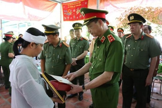 Thăng cấp Trung tá cho chiến sỹ công an hy sinh khi làm nhiệm vụ