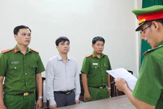Phó Trưởng phòng Tàu sông Cục Đăng kiểm Việt Nam bị bắt