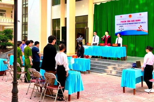 Chi đoàn TAND tỉnh Quảng Ngãi tuyên truyền pháp luật cho học sinh trường THPT