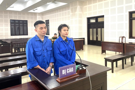 Chở bạn gái đi bán ma túy, cả hai lĩnh hơn 20 năm tù