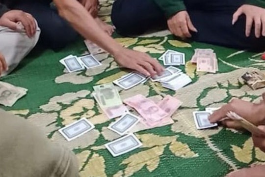 Tổ chức đánh bạc ở Thanh Hóa rồi bỏ trốn vào Đồng Nai