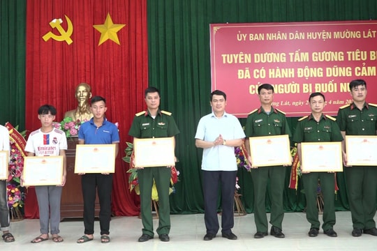 Tuyên dương các quân nhân cứu nữ sinh lớp 10 thoát khỏi đuối nước