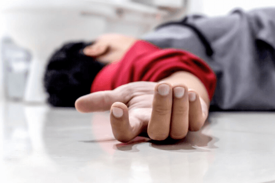 Suýt mất mạng vì chích máu đầu ngón tay chữa đột quỵ