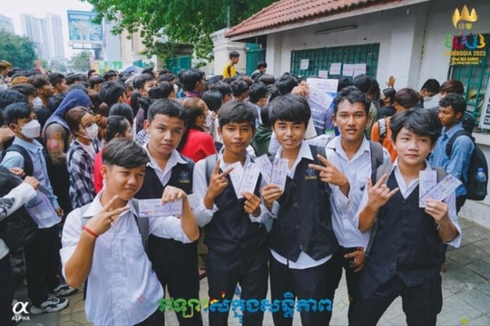 14.300 vé trận khai mạc bóng đá SEA Games 32 được phân phối hết trong 1 giờ