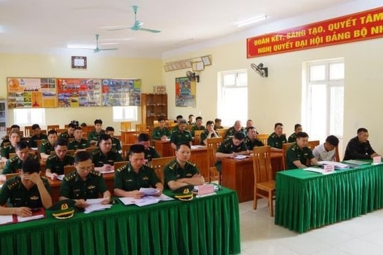 Bồi dưỡng tiếng dân tộc Mông, tiếng Lào cho sĩ quan, quân nhân chuyên nghiệp