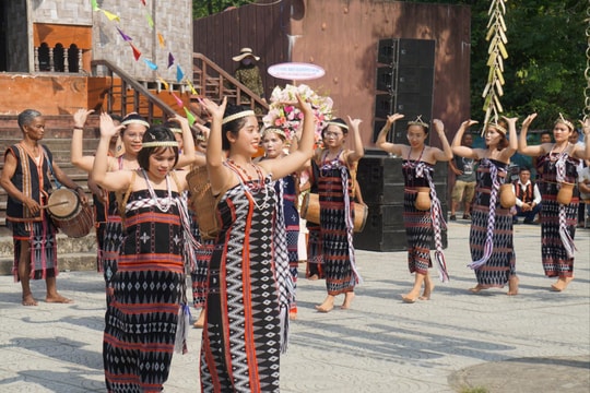 Phát huy bản sắc văn hóa Cơ Tu góp phần phát triển du lịch