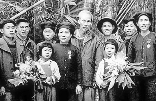 Chuyện về nữ Anh hùng trên “quê hương 5 tấn”