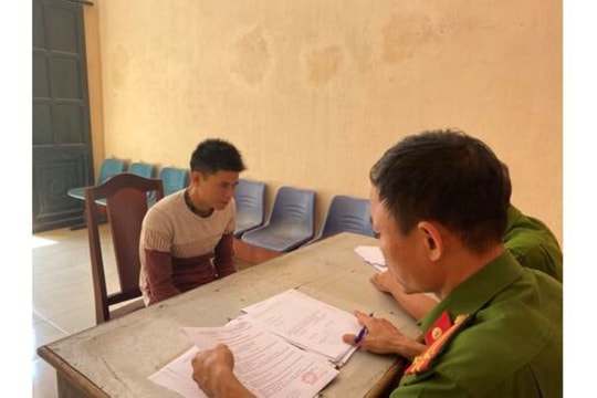 Bắt hai đối tượng cướp điện thoại của học sinh