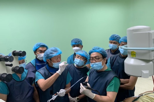 Bệnh viện Trung ương Huế đào tạo nâng cao tay nghề cho các bác sĩ nội soi tuyến tỉnh