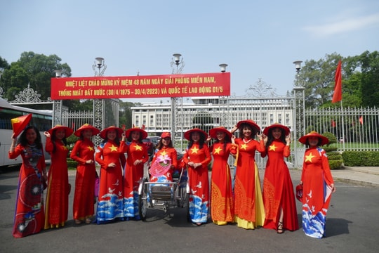 TP.HCM sục sôi khí thế chào mừng 48 năm thống nhất đất nước