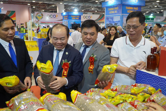 Hơn 400 gian hàng tại Hội chợ OCOP Quảng Ninh - Hè 2023