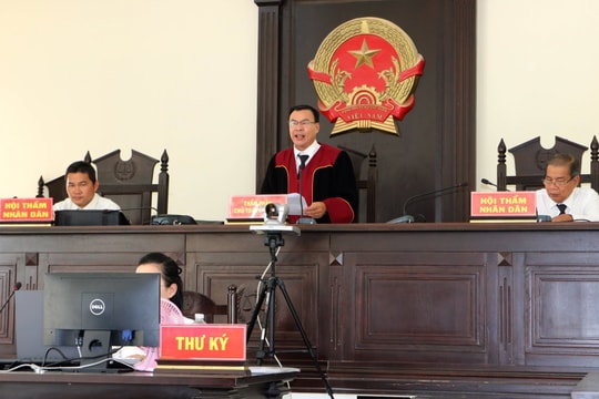 TAND tỉnh Sóc Trăng tổ chức phiên tòa xét xử trực tuyến và rút kinh nghiệm vụ kiện hành chính