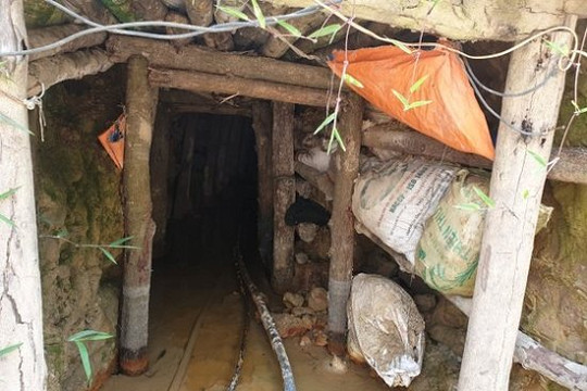 Đắk Nông: Nhặt sắt, phế liệu tại hầm vàng bỏ hoang khiến 3 người tử vong
