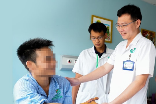 Lấy ngón chân ghép thành ngón tay cho người đàn ông 30 tuổi