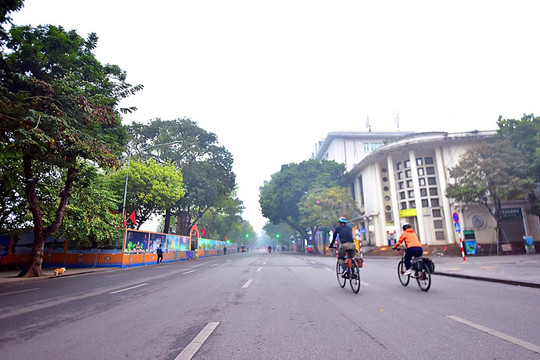 Phố phường Hà Nội vắng vẻ, thanh bình những ngày nghỉ lễ