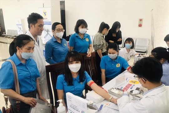 Đẩy mạnh hoạt động chăm lo cho người lao động trong Tháng Công nhân