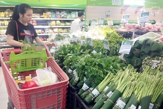 Tăng lương và nỗi lo tăng giá