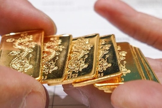 Giá vàng trong nước tiếp tục đi ngang