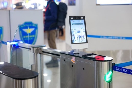 Yêu cầu xác thực hành khách đi máy bay qua ứng dụng VNeID