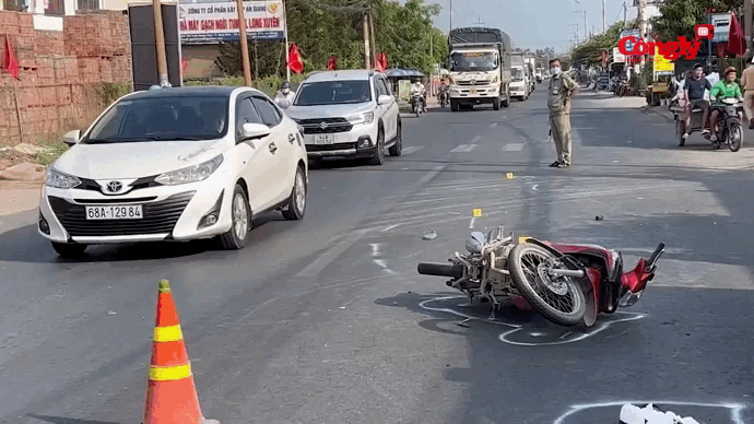 An Giang: Xe chuyển bệnh từ thiện tông xe máy, 1 người tử vong