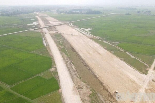 Bàn giao gần 600km mặt bằng cao tốc Bắc - Nam giai đoạn 2