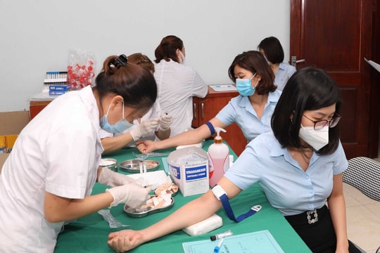 Lao động nữ sẽ được sàng lọc ung thư vú, cổ tử cung khi khám sức khỏe định kỳ