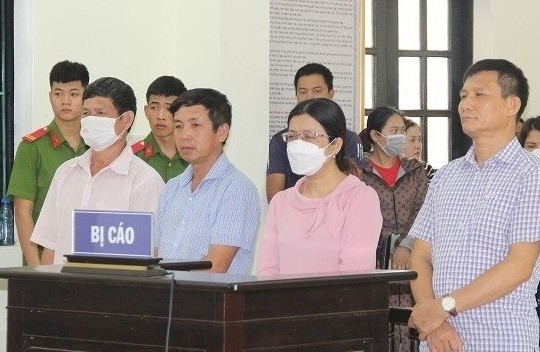 Nguyên Bí thư phường đi tù vì hám lợi