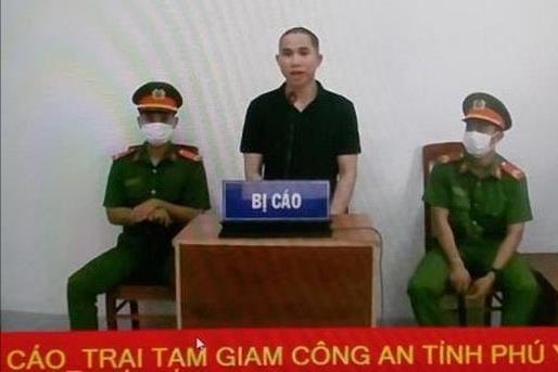 Thuê xe ô tô, làm giấy tờ giả đem cầm cố lấy tiền tiêu xài