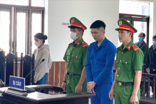 Nghịch tử dùng kéo đâm chết cha ruột
