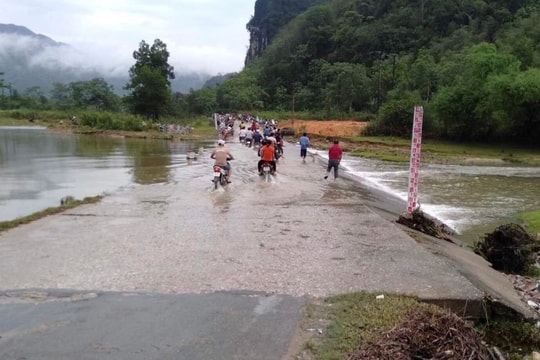 Người phụ nữ bị nước cuốn tử vong khi qua đập tràn