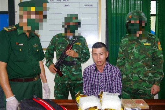 Bắt đối tượng vận chuyển lượng lớn ma túy