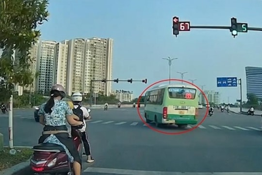 Xử phạt tài xế xe buýt chạy "như ăn cướp" ở TP.HCM