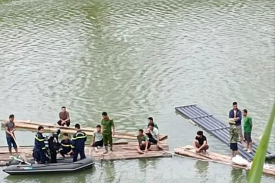 Xe ô tô lao xuống sông Kỳ Cùng, 1 người tử vong