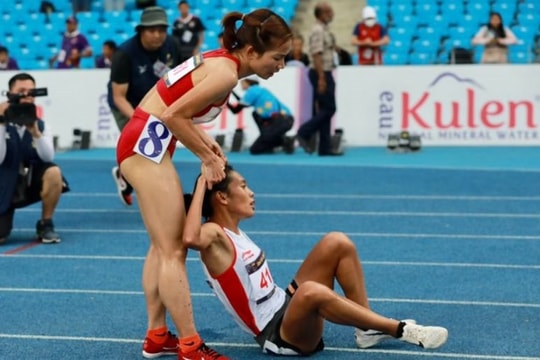 Hình ảnh đẹp trong phần thi chạy 10.000m nữ SEA Games 32