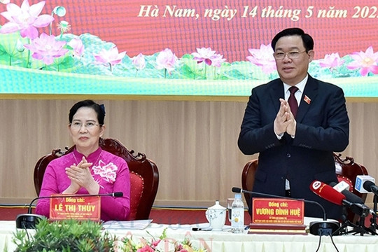Chủ tịch Quốc hội Vương Đình Huệ làm việc với Ban Thường vụ Tỉnh ủy Hà Nam